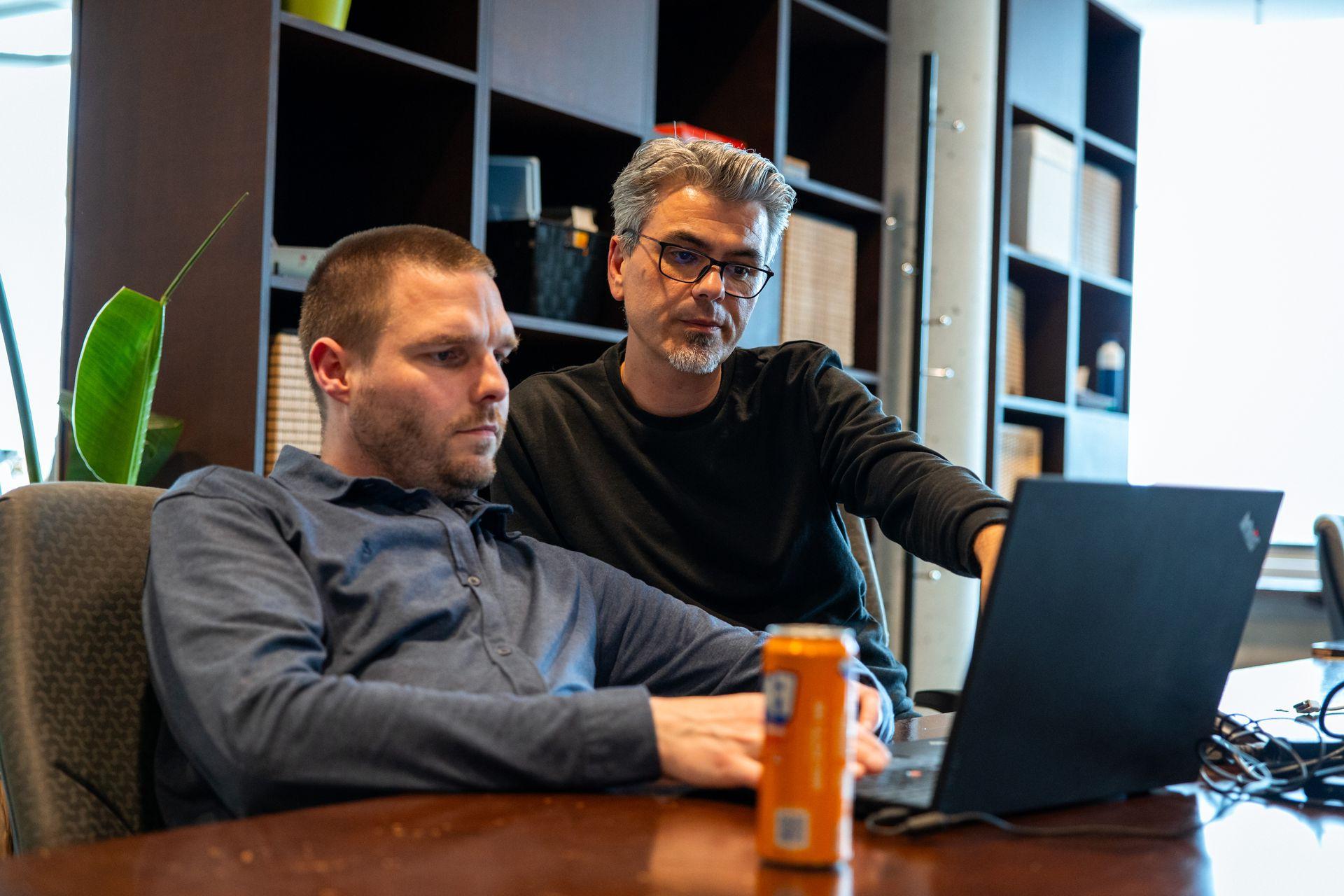 Contestants creating their e-mails